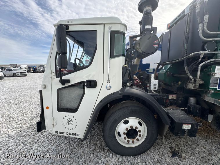 image for item YA2676 2023 Mack LR refuse truck