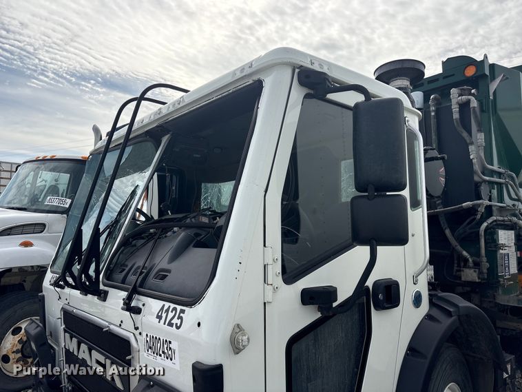 image for item YA2676 2023 Mack LR refuse truck