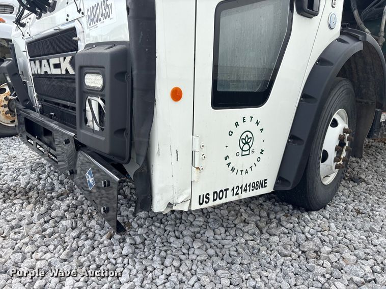 image for item YA2676 2023 Mack LR refuse truck
