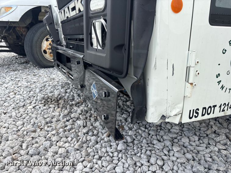 image for item YA2676 2023 Mack LR refuse truck