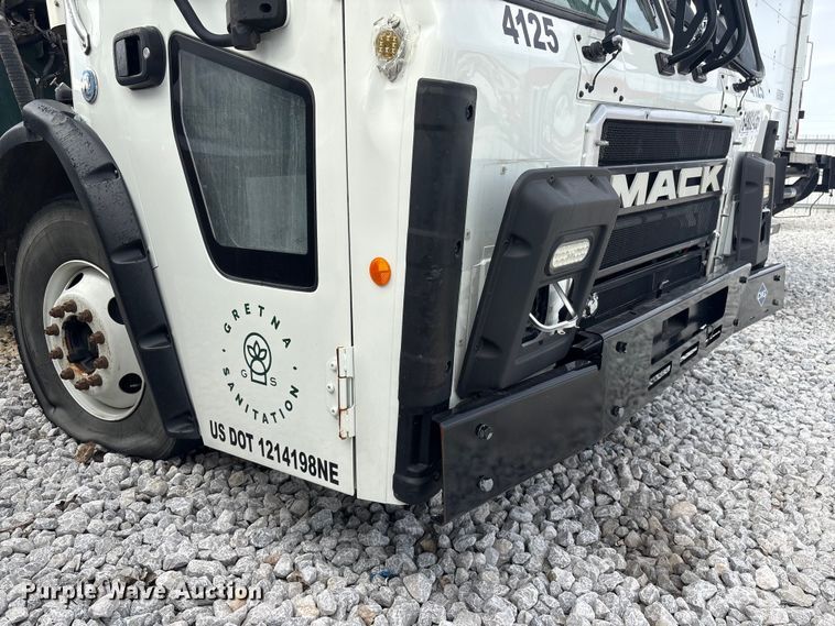 image for item YA2676 2023 Mack LR refuse truck