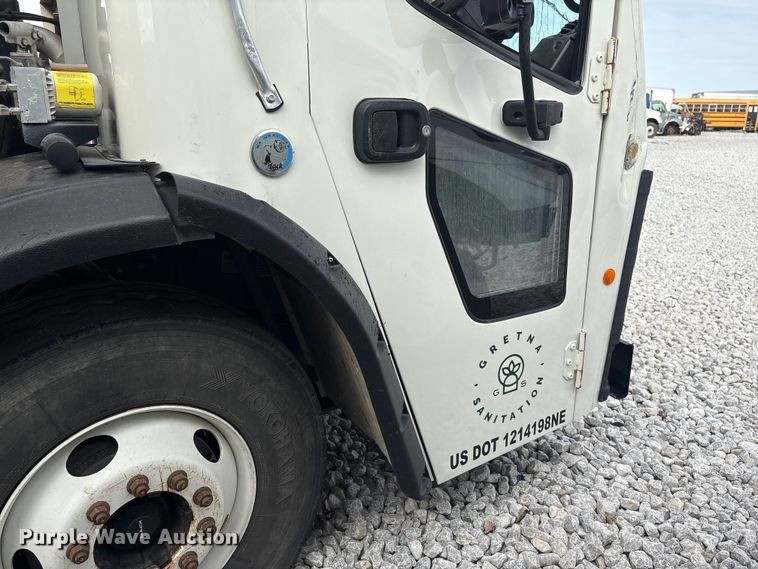 image for item YA2676 2023 Mack LR refuse truck