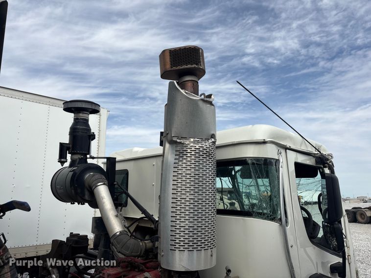 image for item YA2676 2023 Mack LR refuse truck