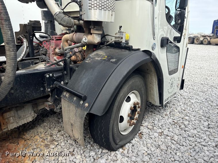image for item YA2676 2023 Mack LR refuse truck