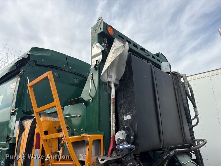 image for item YA2676 2023 Mack LR refuse truck