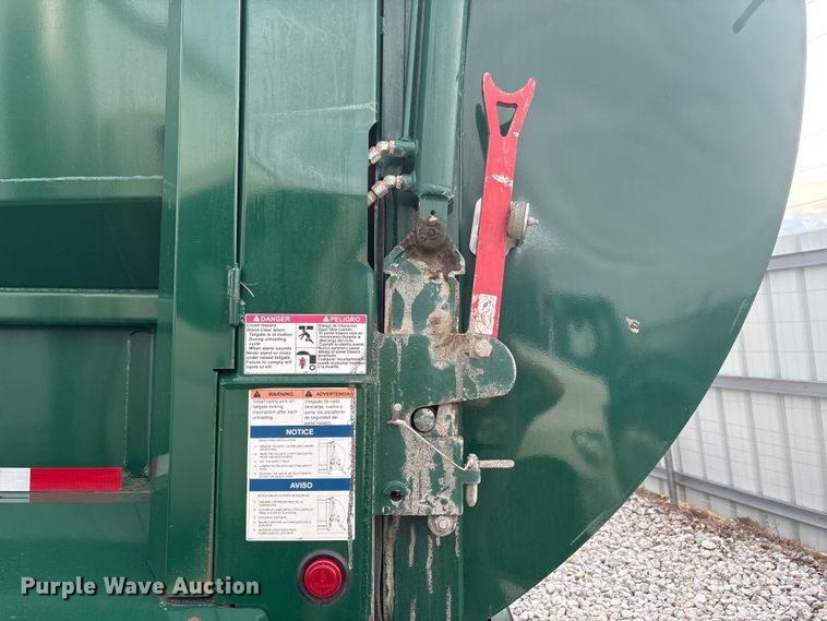 image for item YA2676 2023 Mack LR refuse truck