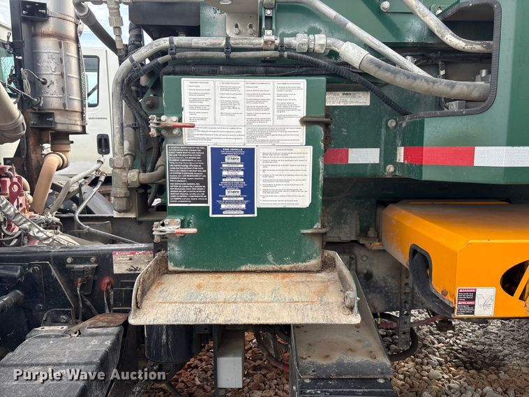 image for item YA2676 2023 Mack LR refuse truck