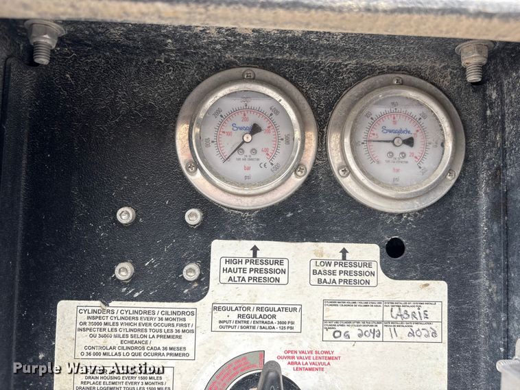 image for item YA2676 2023 Mack LR refuse truck