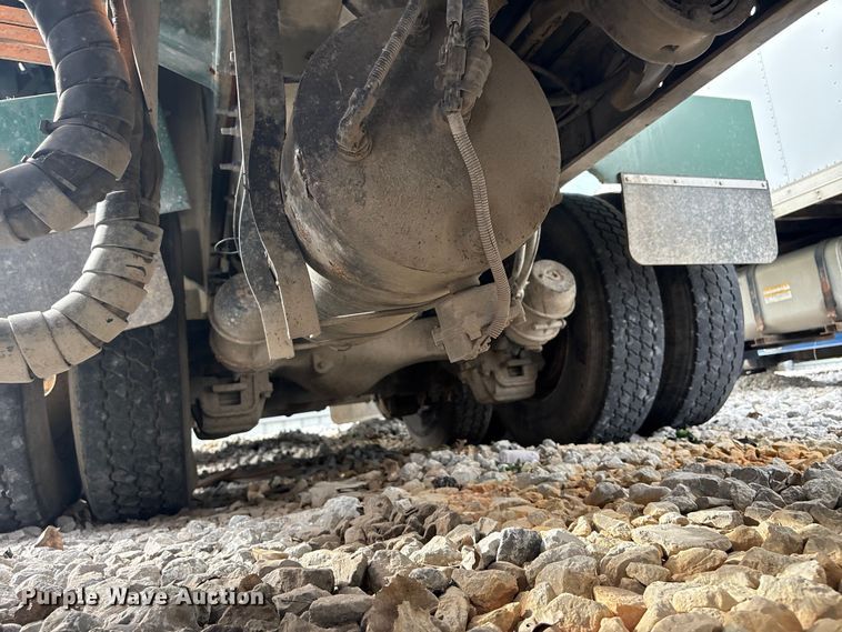 image for item YA2676 2023 Mack LR refuse truck