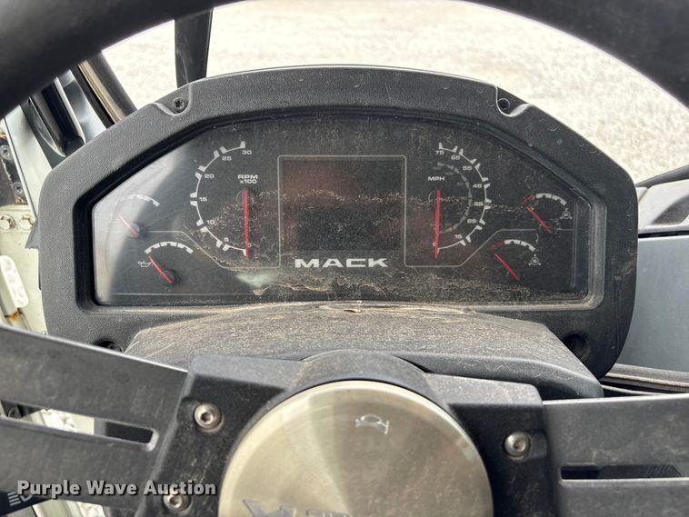 image for item YA2676 2023 Mack LR refuse truck