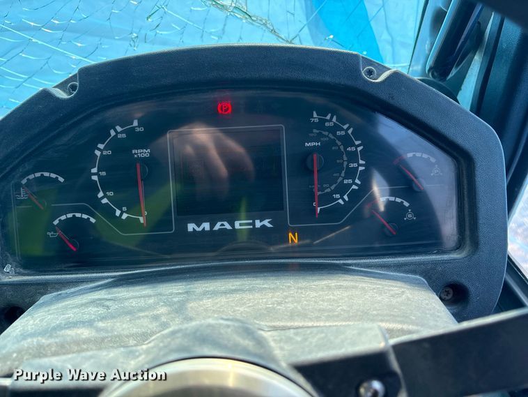 image for item YA2676 2023 Mack LR refuse truck