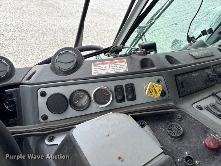 image for item YA2676 2023 Mack LR refuse truck