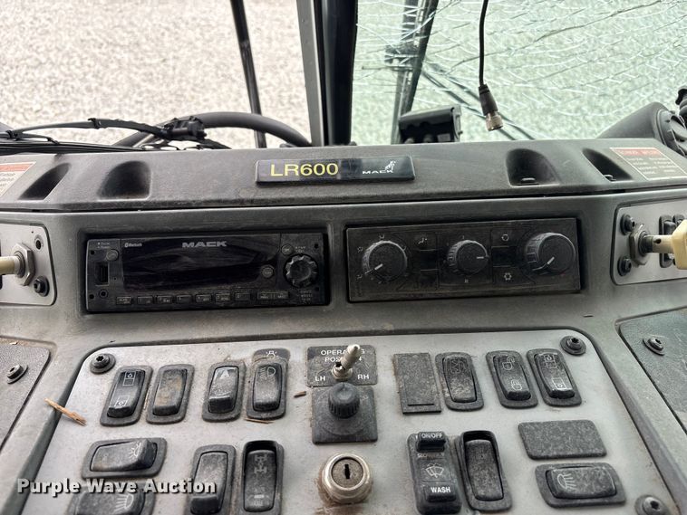 image for item YA2676 2023 Mack LR refuse truck