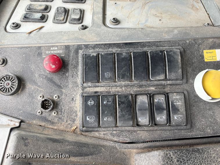 image for item YA2676 2023 Mack LR refuse truck