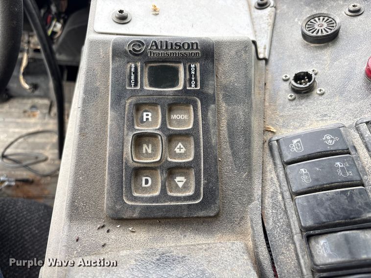 image for item YA2676 2023 Mack LR refuse truck