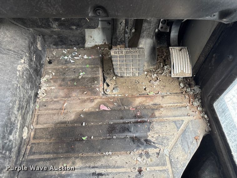 image for item YA2676 2023 Mack LR refuse truck