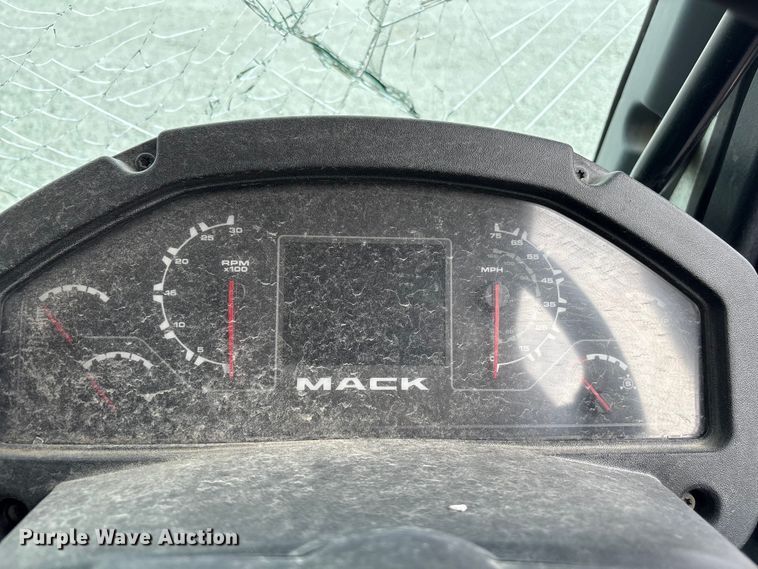 image for item YA2676 2023 Mack LR refuse truck