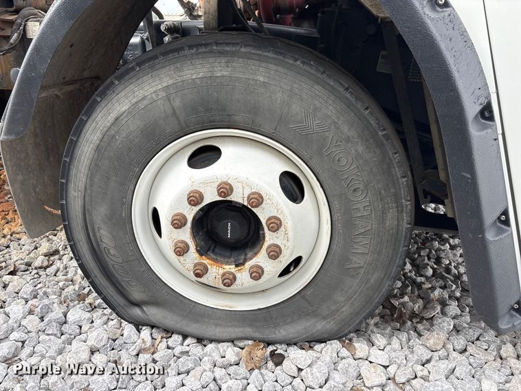 image for item YA2676 2023 Mack LR refuse truck