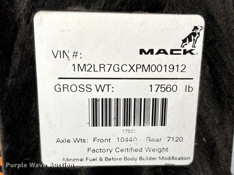 image for item YA2676 2023 Mack LR refuse truck