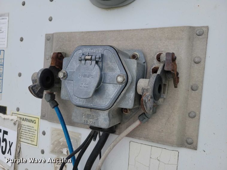 image for item YA2714 2008 Stoughton AVXW-535T-S-C-AR dry van trailer