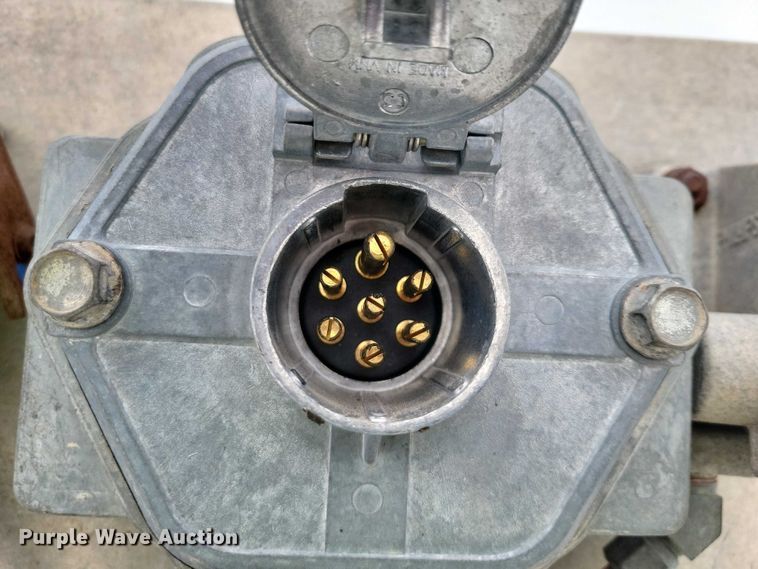 image for item YA2714 2008 Stoughton AVXW-535T-S-C-AR dry van trailer