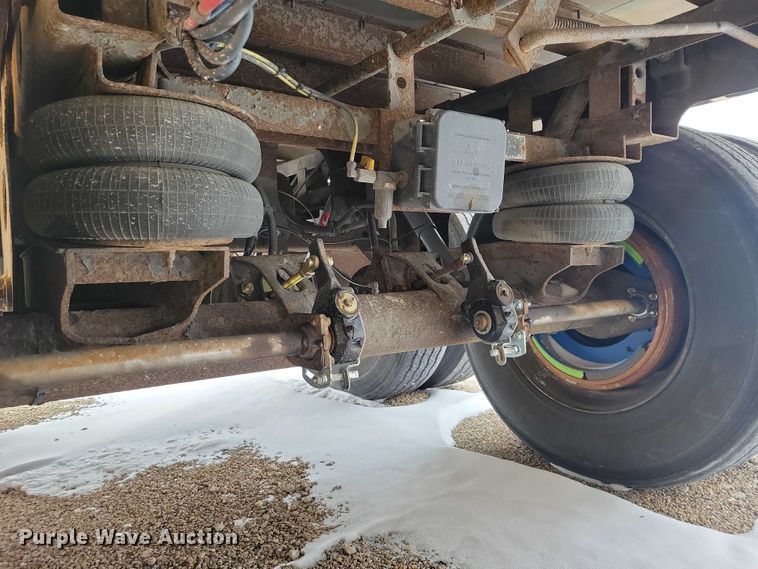 image for item YA2714 2008 Stoughton AVXW-535T-S-C-AR dry van trailer