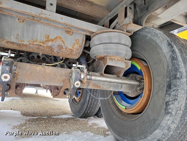 image for item YA2714 2008 Stoughton AVXW-535T-S-C-AR dry van trailer