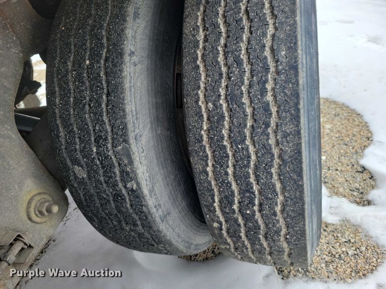 image for item YA2714 2008 Stoughton AVXW-535T-S-C-AR dry van trailer