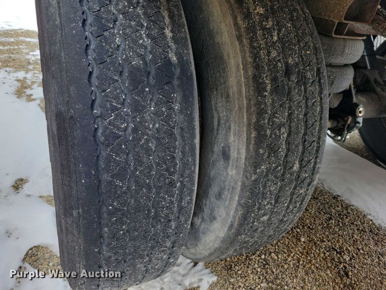 image for item YA2714 2008 Stoughton AVXW-535T-S-C-AR dry van trailer