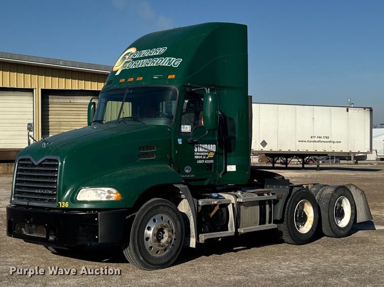 image for item EA2316 2016 Mack CXU613 semi truck