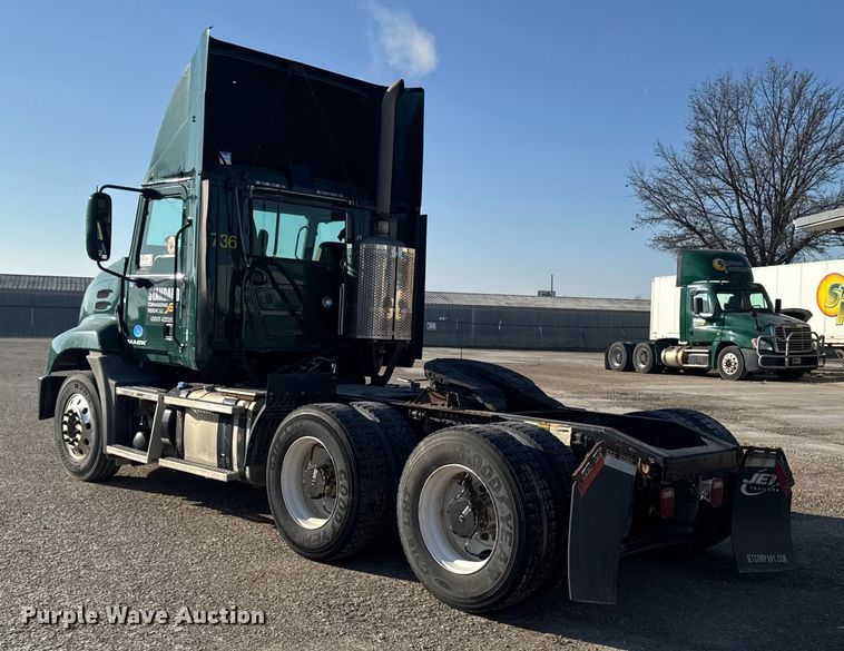 image for item EA2316 2016 Mack CXU613 semi truck