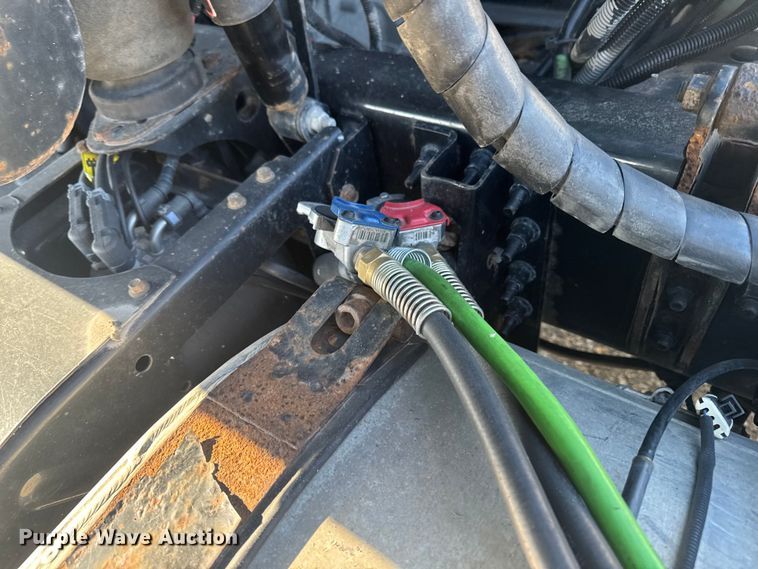 image for item EA2316 2016 Mack CXU613 semi truck