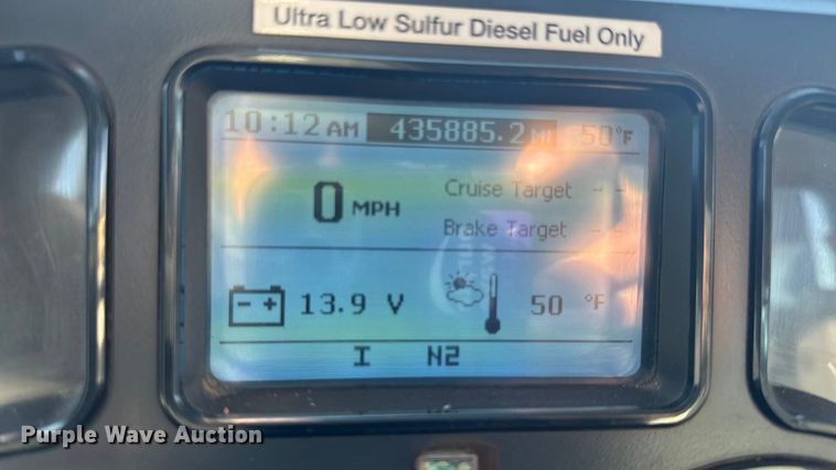 image for item EA2316 2016 Mack CXU613 semi truck