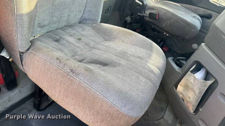 image for item EA2316 2016 Mack CXU613 semi truck