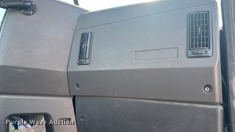 image for item EA2316 2016 Mack CXU613 semi truck