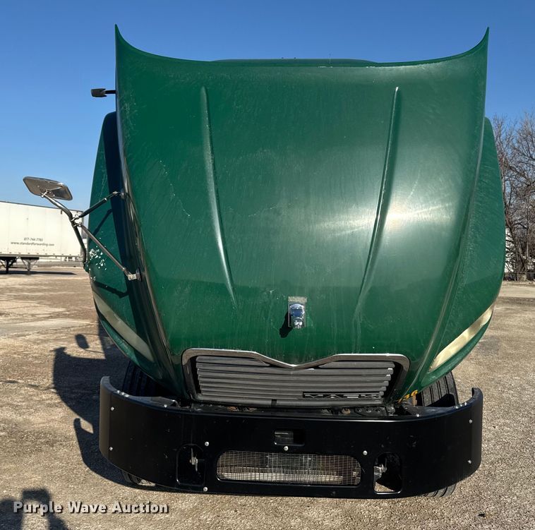 image for item EA2316 2016 Mack CXU613 semi truck