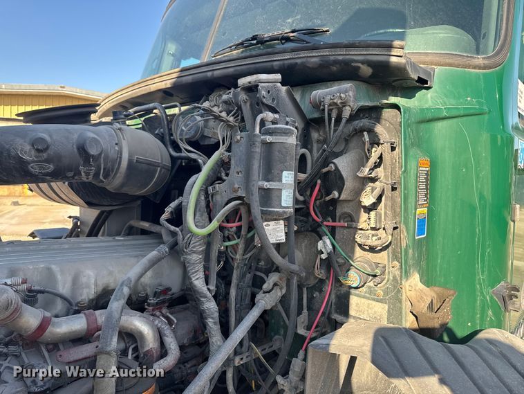 image for item EA2316 2016 Mack CXU613 semi truck