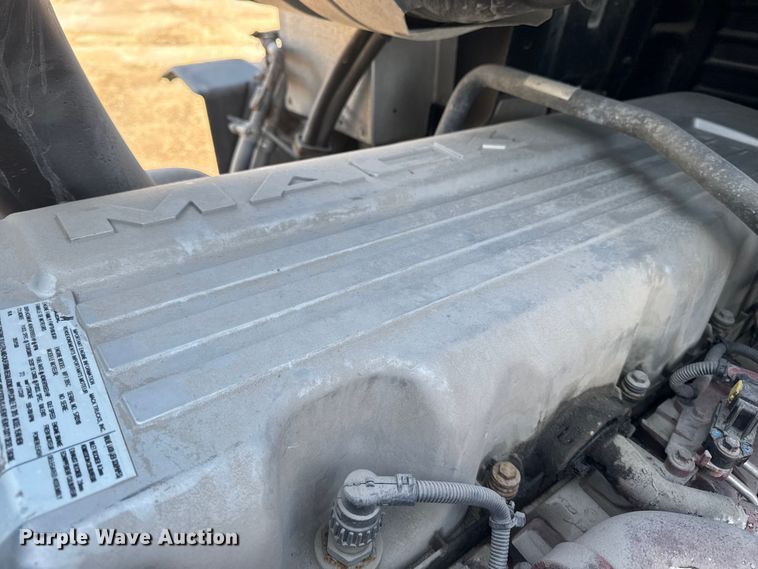 image for item EA2316 2016 Mack CXU613 semi truck