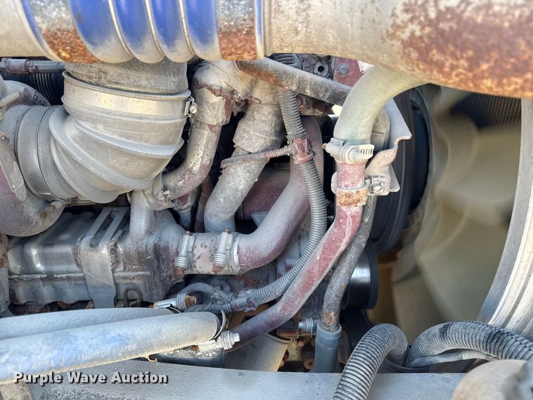 image for item EA2316 2016 Mack CXU613 semi truck