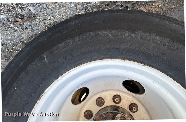 image for item EA2316 2016 Mack CXU613 semi truck