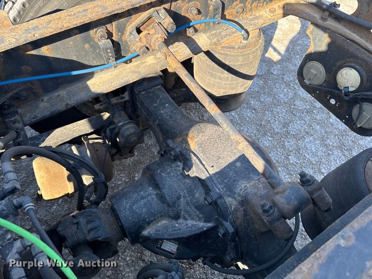 image for item EA2317 2017 Freightliner Cascadia 125 semi truck