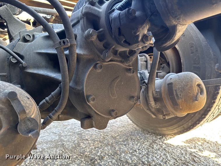 image for item EA2317 2017 Freightliner Cascadia 125 semi truck