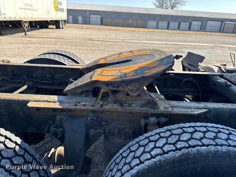 image for item EA2317 2017 Freightliner Cascadia 125 semi truck