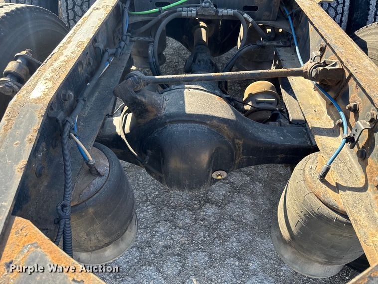 image for item EA2317 2017 Freightliner Cascadia 125 semi truck