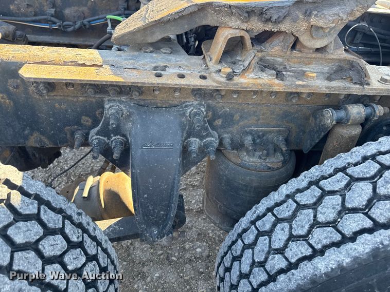 image for item EA2317 2017 Freightliner Cascadia 125 semi truck