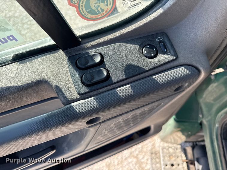 image for item EA2317 2017 Freightliner Cascadia 125 semi truck