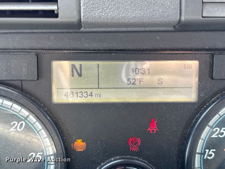 image for item EA2317 2017 Freightliner Cascadia 125 semi truck