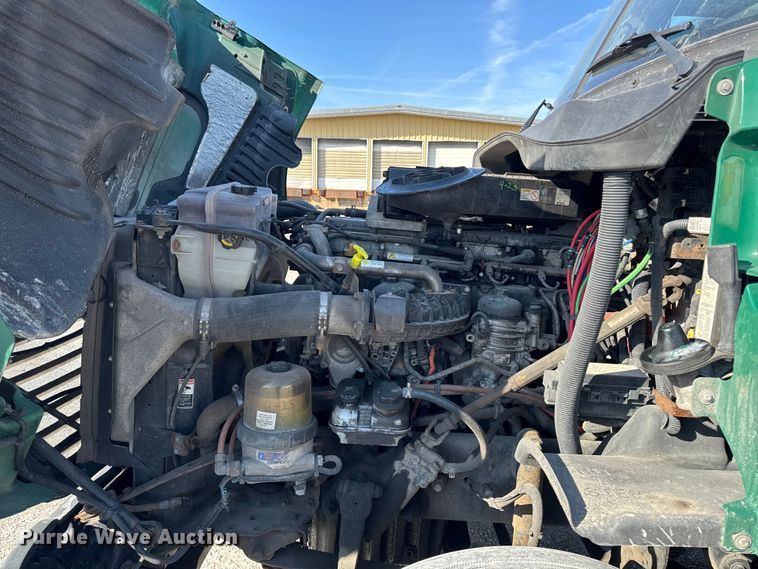 image for item EA2317 2017 Freightliner Cascadia 125 semi truck