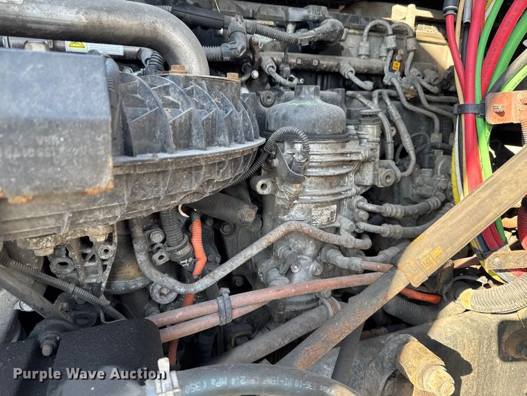 image for item EA2317 2017 Freightliner Cascadia 125 semi truck