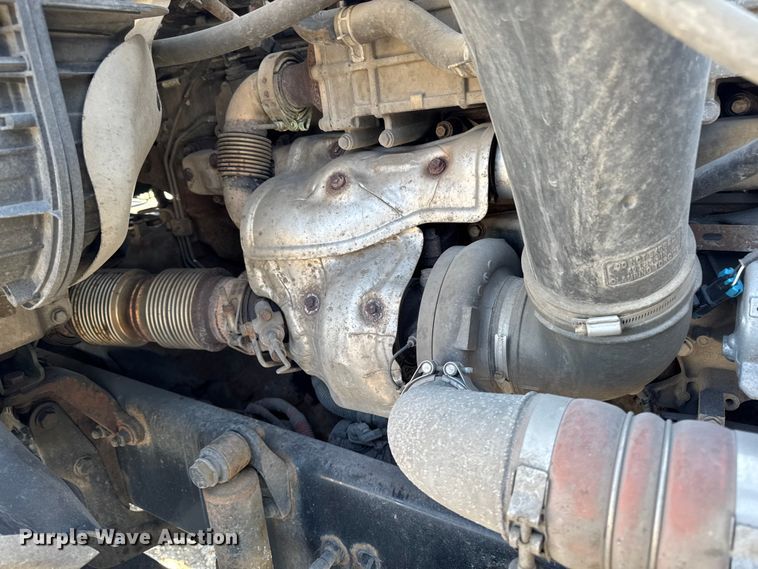 image for item EA2317 2017 Freightliner Cascadia 125 semi truck